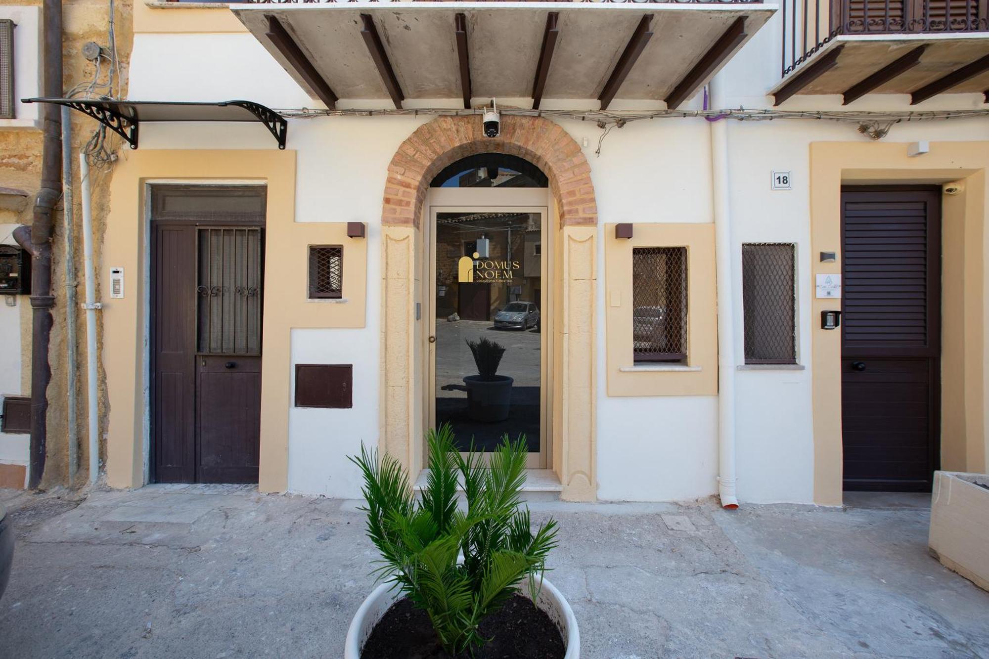 Domus Noem - Locazione Turistica Hotel Agrigento Exterior photo