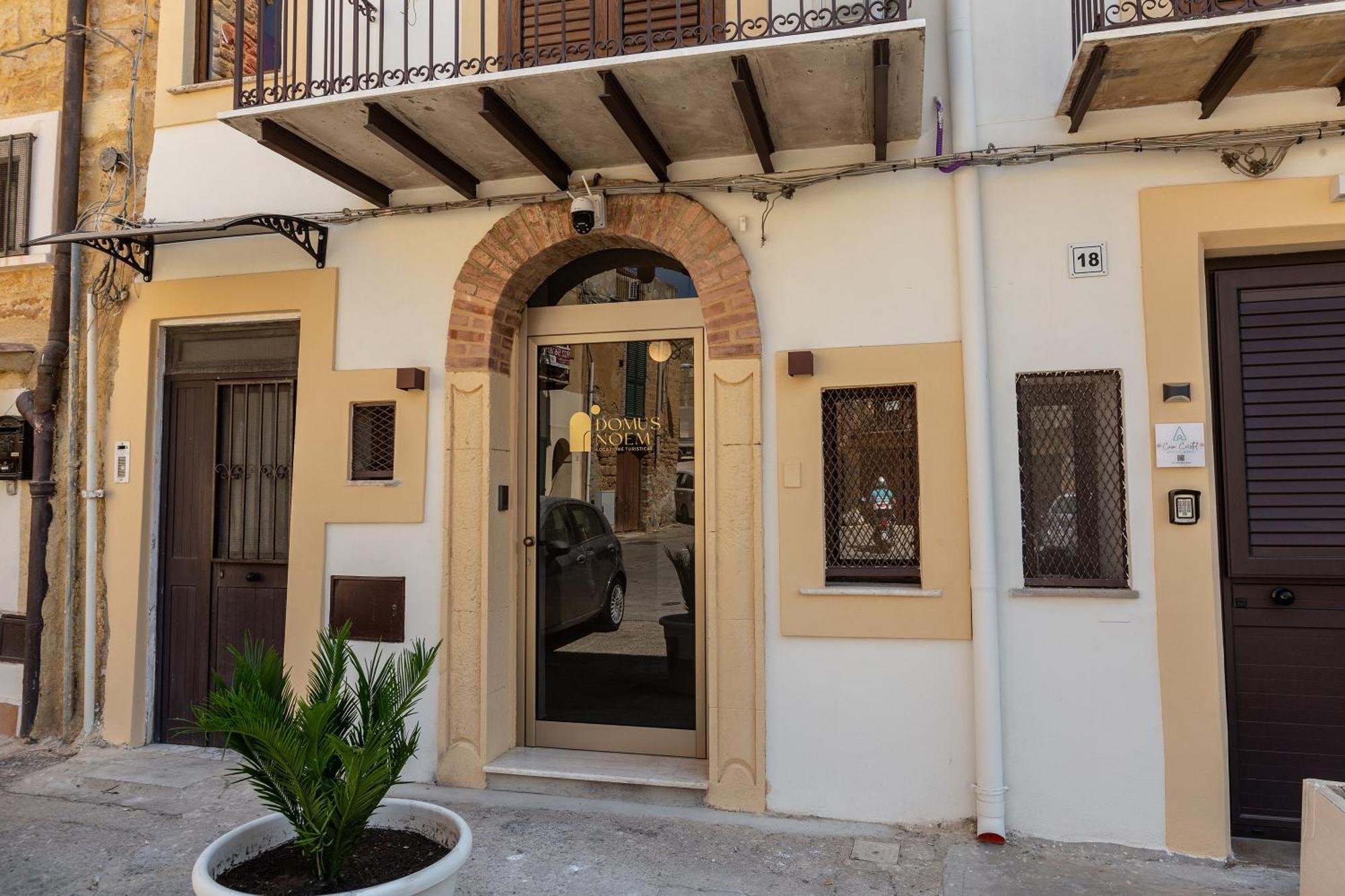Domus Noem - Locazione Turistica Hotel Agrigento Exterior photo